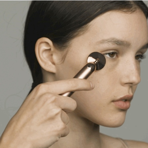 Luxe + Willow PHOENIX - Rose Quartz Vibrating Facial Roller BNIB! - Picture 12 of 12